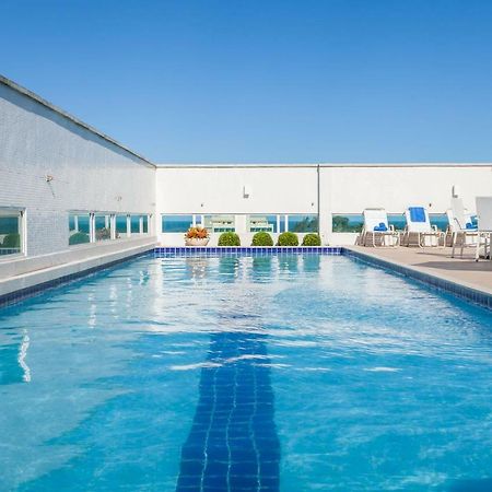 Ramada By Wyndham Macae Hotel & Suites Esterno foto