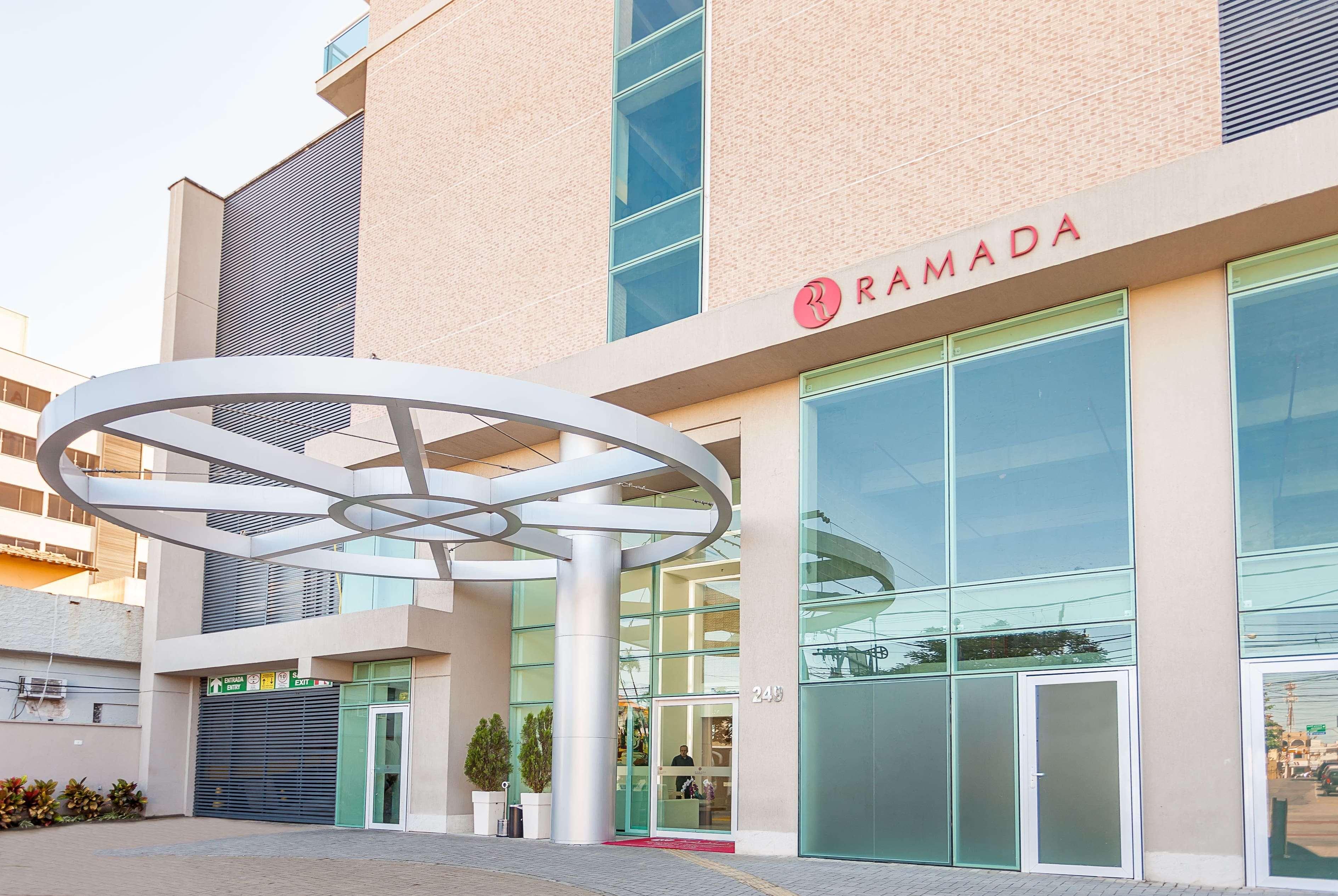 Ramada By Wyndham Macae Hotel & Suites Esterno foto