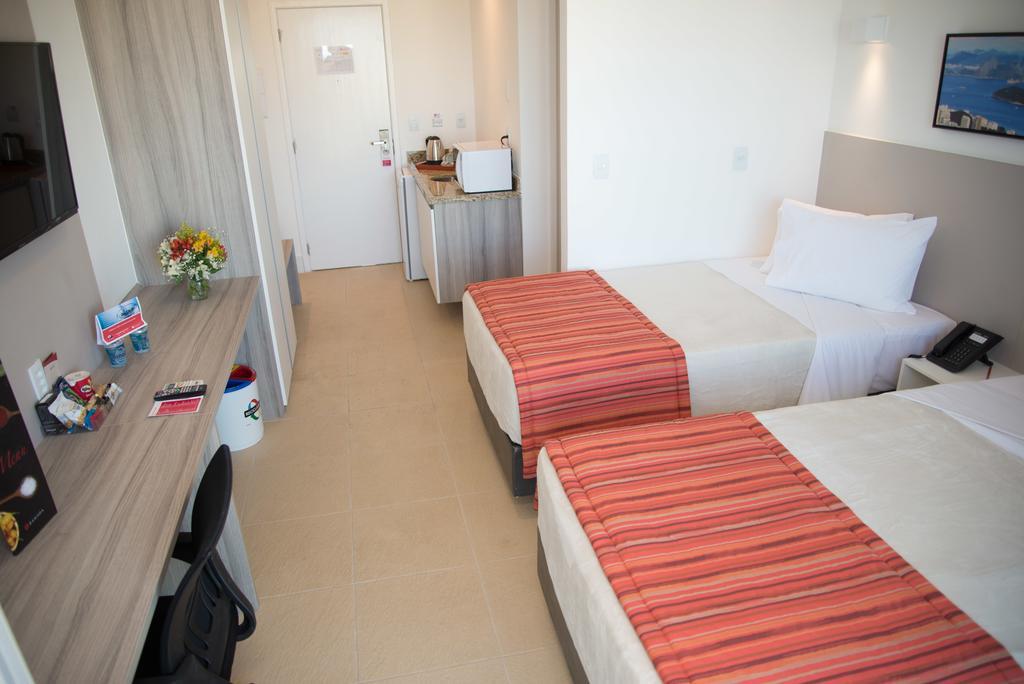 Ramada By Wyndham Macae Hotel & Suites Esterno foto